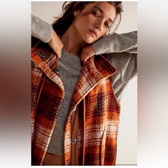 Free People Wrapped Up Blanket Vest We The Free Slouchy Button Front Plaid Rust - Picture 4 of 6